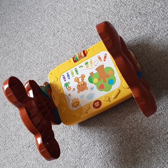 Vtech 2-in-1 Dicovery Table. - Picture 10 of 10